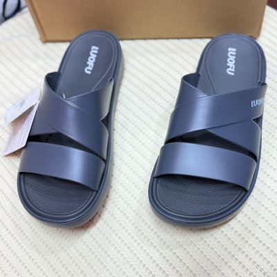 claquettes de la marque Luofu original